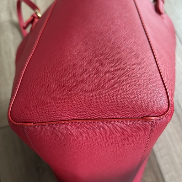 Tory Burch saffiano leather tote - Picture 3 of 8